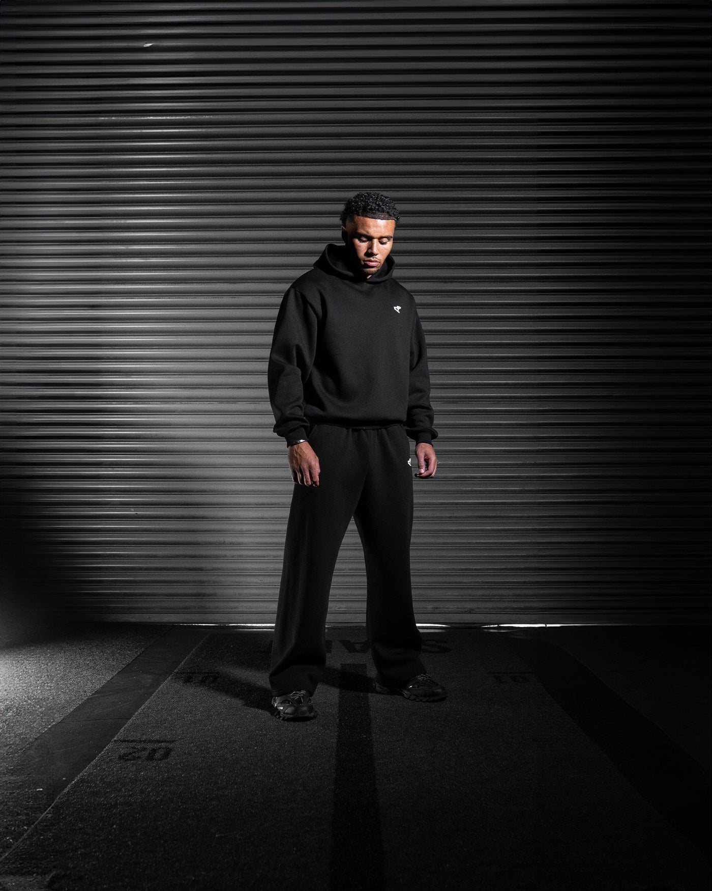 Daily Logo Wide Jogger - Obsidian Black