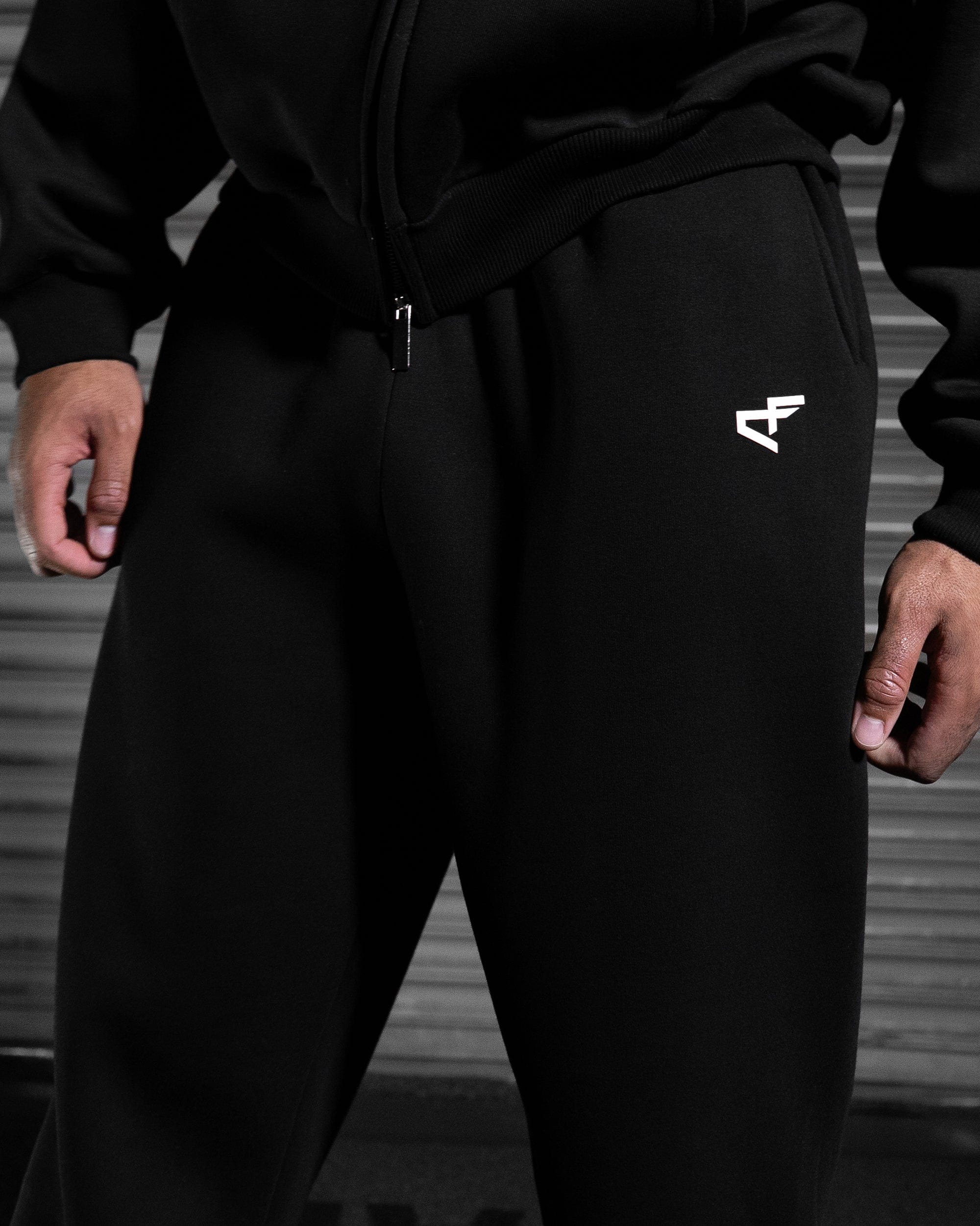 Daily Logo Cuffed Jogger - Obsidian Black-thumbmail-3