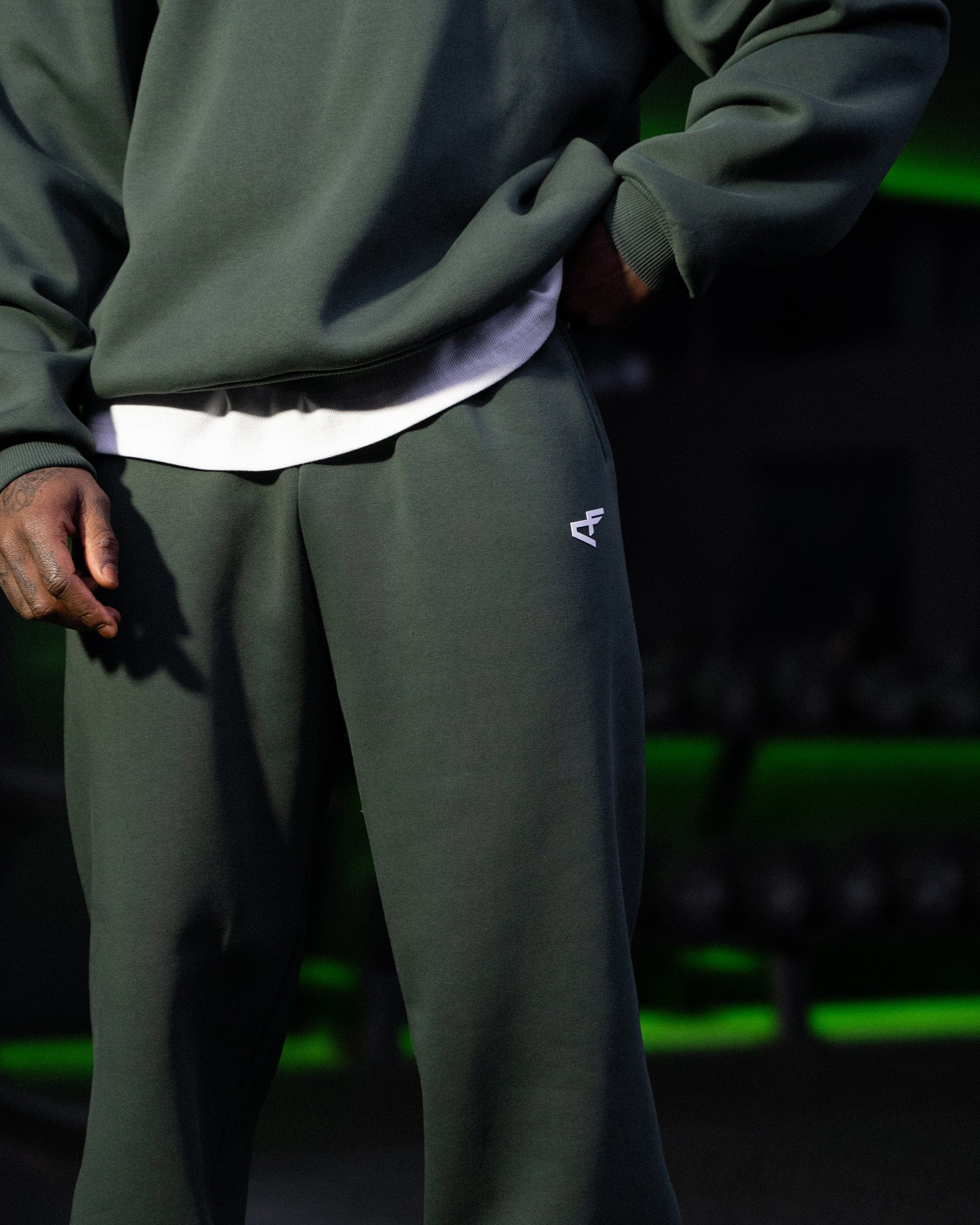 Daily Logo Cuffed Jogger - Verde-thumbmail-4