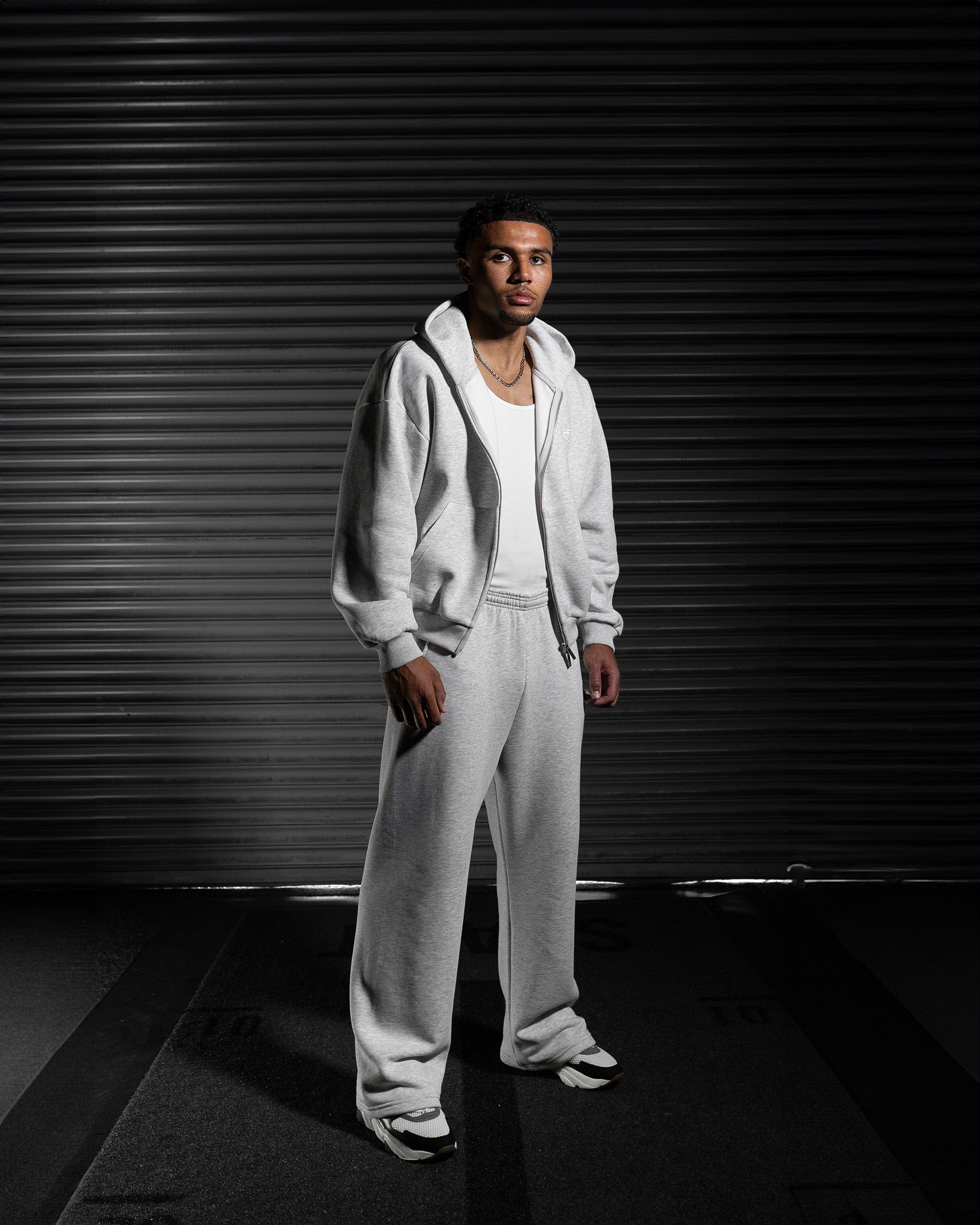 Daily Logo Wide Jogger - Salt & Pepper