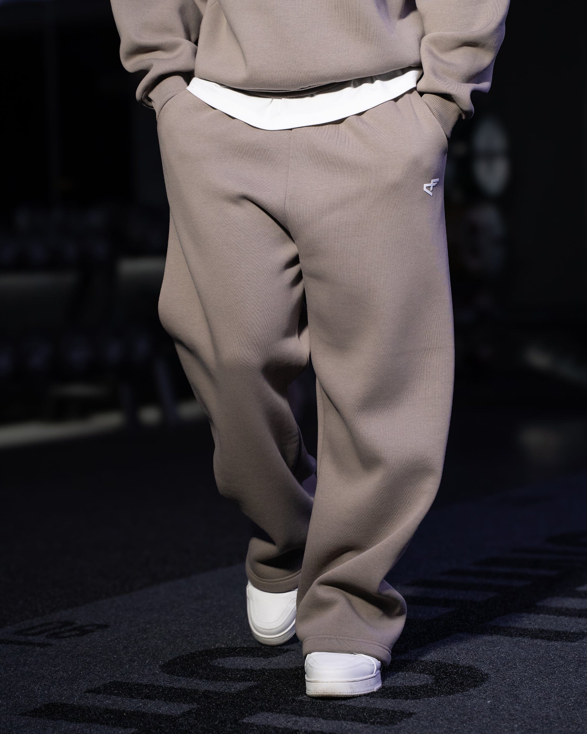 Daily Logo Wide Jogger - Desert Sand