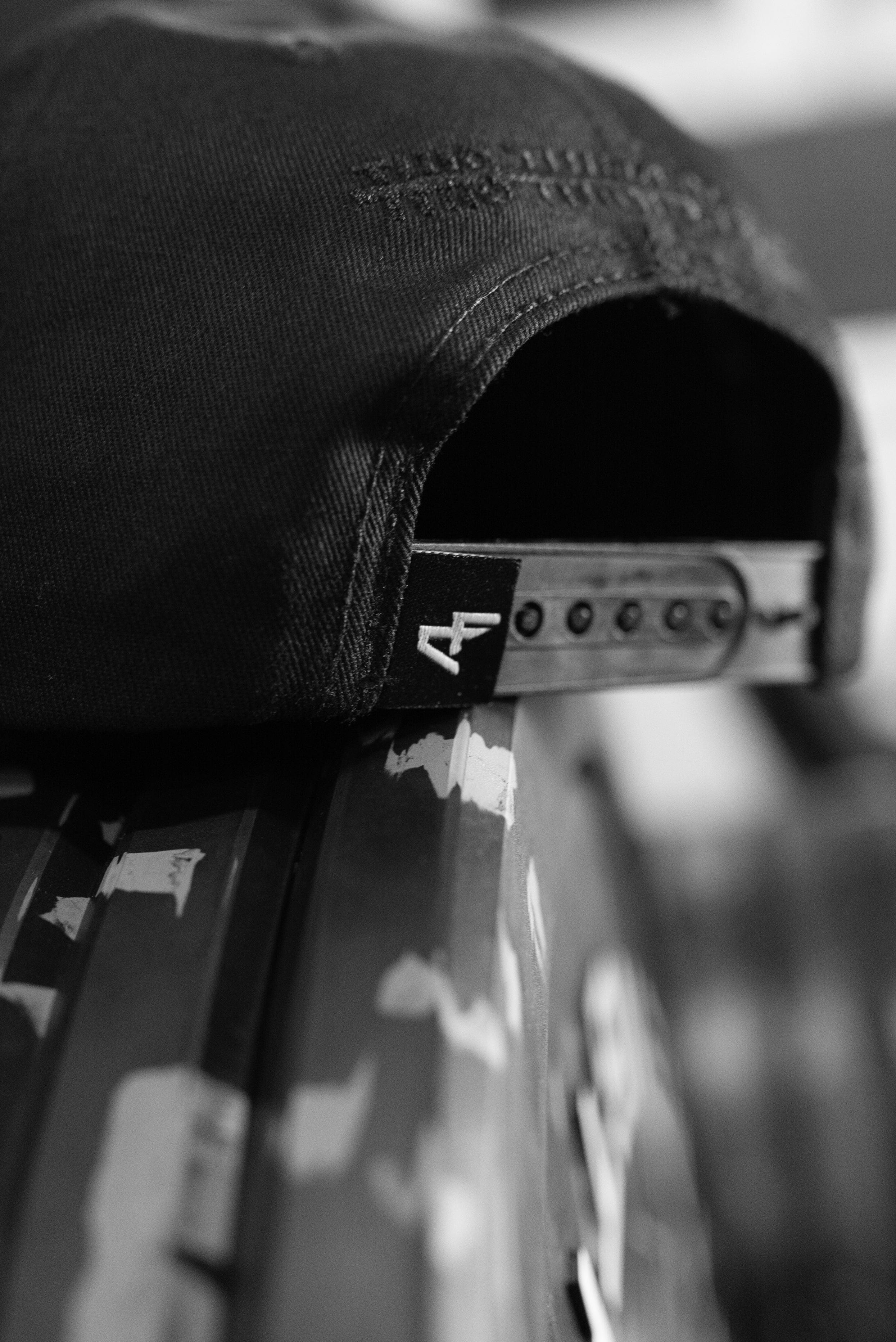 Logo Snapback Black & White-thumbmail-4